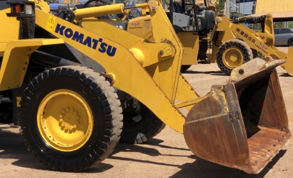 ขายรถตักล้อยาง KOMATSU WA100-7 ปี 2017 นำเข้าเองจากญี่ปุ่น สภาพสวยพร้อมใช้งาน มีVDOการทำงานครับ