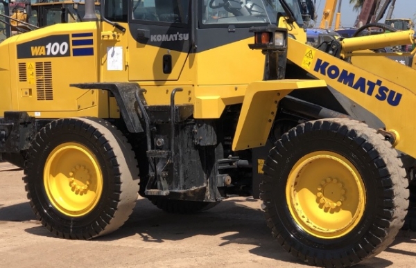 ขายรถตักล้อยาง KOMATSU WA100-7 ปี 2017 นำเข้าเองจากญี่ปุ่น สภาพสวยพร้อมใช้งาน มีVDOการทำงานครับ