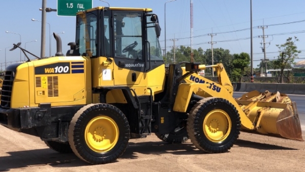 ขายรถตักล้อยาง KOMATSU WA100-7 ปี 2017 นำเข้าเองจากญี่ปุ่น สภาพสวยพร้อมใช้งาน มีVDOการทำงานครับ