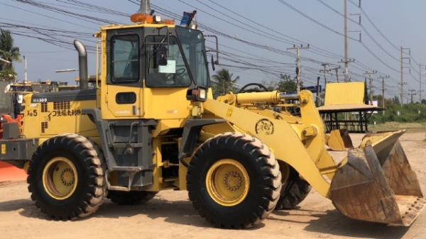 ขายรถตักล้อยาง KOMATSU WA300-3E นำเข้าเองจากญี่ปุ่น สภาพสวยพร้อมใช้งาน มีVDOการทำงานครับ