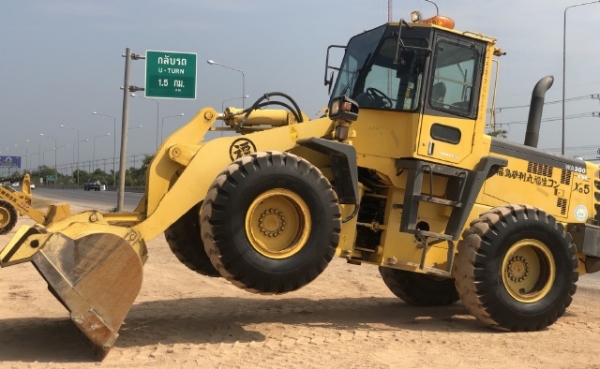 ขายรถตักล้อยาง KOMATSU WA300-3E นำเข้าเองจากญี่ปุ่น สภาพสวยพร้อมใช้งาน มีVDOการทำงานครับ