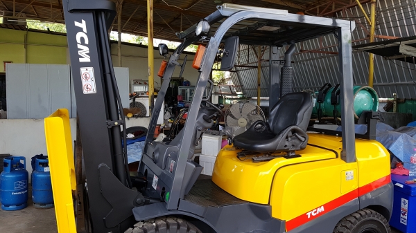 ขายรถยกโฟล์คลิฟท์ TCM FHG30T3 ขนาด 3 ตัน เสาสูง 4 เมตร ไซด์ชิฟ (รถญี่ปุ่น) ติดต่อ 084-4591695 เหมี๋ยวค่ะ ขายรถยกโฟล์คลิฟท์ TCM FHG30T3 ขนาด 3 ตัน เสาสูง 4 เมตร ไซด์ชิฟ (รถญี่ปุ่น) ติดต่อ 084-4591695 เหมี๋ยวค่ะ