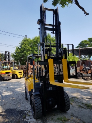 ขายรถยกโฟล์คลิฟท์ TCM ขนาด 3 ตัน เสาสูง 5 เมตร งาเท (รถนอก )ญี่ปุ่น ติดต่อ 0844591695 เหมี๋ยวค่ะ