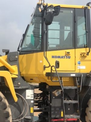 ขายรถตักล้อยาง KOMATSU WA380-6 ปี 2013 นำเข้าเองจากญี่ปุ่น สภาพสวยพร้อมใช้งาน มีVDOการทำงานครับ