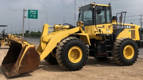 ขายรถตักล้อยาง KOMATSU WA380-6 ปี 2013 นำเข้าเองจากญี่ปุ่น สภาพสวยพร้อมใช้งาน มีVDOการทำงานครับ