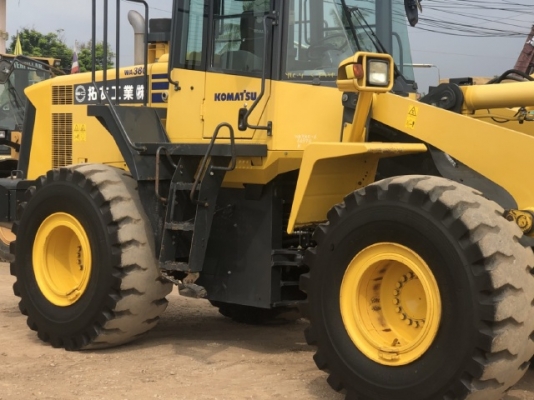 ขายรถตักล้อยาง KOMATSU WA380-6 ปี 2013 นำเข้าเองจากญี่ปุ่น สภาพสวยพร้อมใช้งาน มีVDOการทำงานครับ