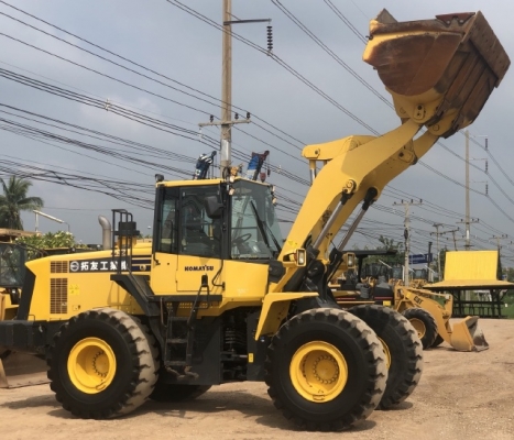 ขายรถตักล้อยาง KOMATSU WA380-6 ปี 2013 นำเข้าเองจากญี่ปุ่น สภาพสวยพร้อมใช้งาน มีVDOการทำงานครับ
