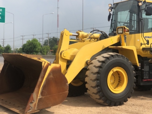 ขายรถตักล้อยาง KOMATSU WA380-6 ปี 2013 นำเข้าเองจากญี่ปุ่น สภาพสวยพร้อมใช้งาน มีVDOการทำงานครับ