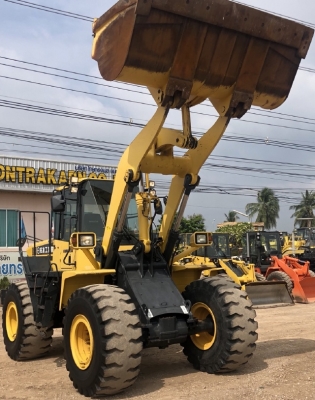 ขายรถตักล้อยาง KOMATSU WA380-6 ปี 2013 นำเข้าเองจากญี่ปุ่น สภาพสวยพร้อมใช้งาน มีVDOการทำงานครับ