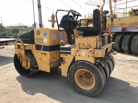 ขายรถบดหน้าเหล็งยาง DYNAPAC CC142C II พร้อมใช้งาน ขายรถบดหน้าเหล็งยาง DYNAPAC CC142C II พร้อมใช้งาน