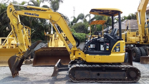 Pc40mr-3 KOMATSU รถนอกยังไม่ได้ใช้งานในไทย ราคา 685,000 ชัวโมงทำงาน 2,8XX สนใจสอบถามรายละเอียดที่ 081-989-1989 หรั่งครับ