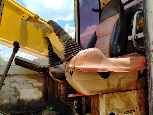 ขายรถขุด pc200-5..คอนโทสั้น ระบบไฟฟ้าครบ ช่วงล่าสวย