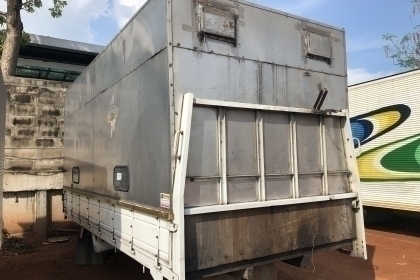 ขายกะบะพร้อมหลังคา ยาว 4.5 ม สูง 2.2 ม กว้าง 2 ม คัสซี 70 ซม ติดต่อ 089-5367218. 081-4252943