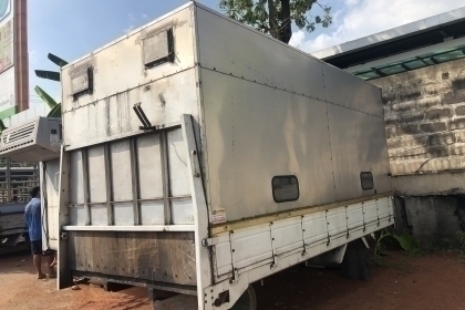 ขายกะบะพร้อมหลังคา ยาว 4.5 ม สูง 2.2 ม กว้าง 2 ม คัสซี 70 ซม ติดต่อ 089-5367218. 081-4252943