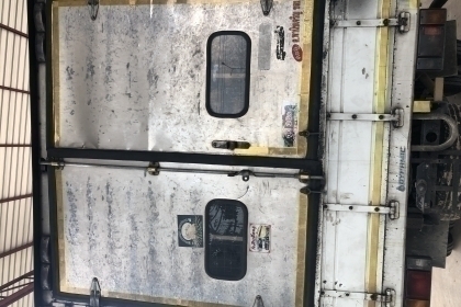 ขายกะบะพร้อมหลังคา ยาว 4.5 ม สูง 2.2 ม กว้าง 2 ม คัสซี 70 ซม ติดต่อ 089-5367218. 081-4252943