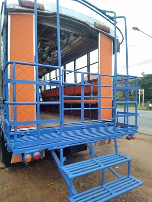 ISUZU NKR 110แรง6ล้อรถโดยสาร ดาวน์128000บาท ออกรถได้เลย ไฟแนนซ์ง่ายๆไปสบายๆเครื่องแน่น แชสซีสวยๆ หลั