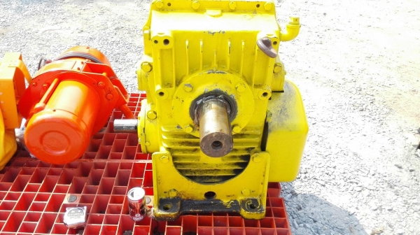 หัวเกียร์ทดญี่ปุ่น MITSUBISHI GEAR JAPAN อัตราทด 1:15 (100 rpm) ใช้กับมอเตอร์ 15-25 HP สภาพสวยรุ่นงา