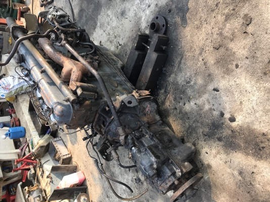 ขายเครื่องฮีโน่ พร้อมเกียร์ สภาพพร้อมใช้งาน คว้นไม่ไหล