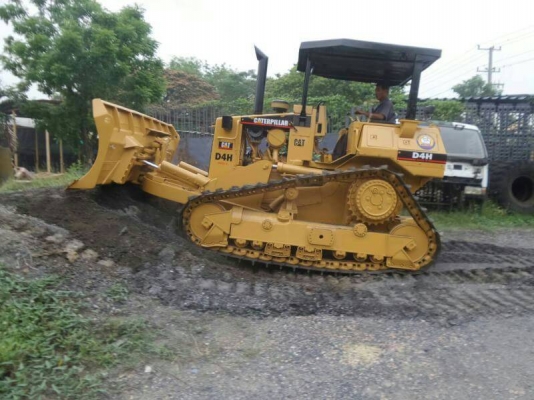 แทรคเตอร์ Catterpillar D4H ตีนไก่ เกียร์ทอล์ค เอกสารเล่มทะทะเบียน เครื่องดี ช่วงล่างเต็ม