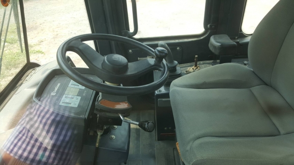 ขาย รถตัก LIUGONG 835 รถมือเดียว สภาพเดิมๆพร้อมใช้งาน ราคาต่อรองได้ครับ ขาย รถตัก LIUGONG 835 รถมือเดียว สภาพเดิมๆพร้อมใช้งาน ราคาต่อรองได้ครับ