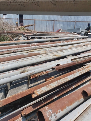 เหล็กแป๊ป4นิ้ว6นิ้วตัวซีหน้า5มีประมาณ8ตันโลละ12บาท เหล็กแป๊ป4นิ้ว6นิ้วตัวซีหน้า5มีประมาณ8ตันโลละ12บาท