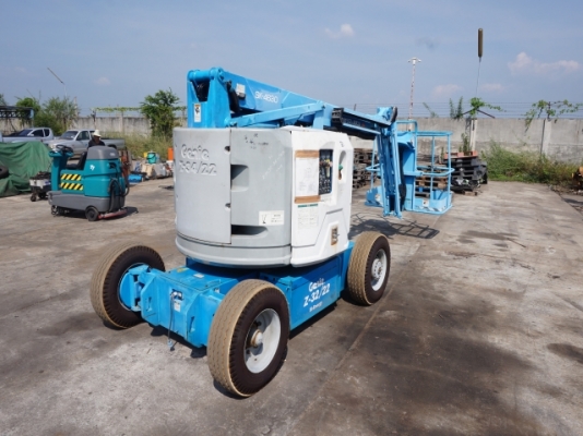 รถกระเช้า GENIE Z-34/22-BF เสาสูง 10 เมตร นำเข้าจากญี่ปุ่น ติดต่อ ผึ้ง โทร. 095-0563605