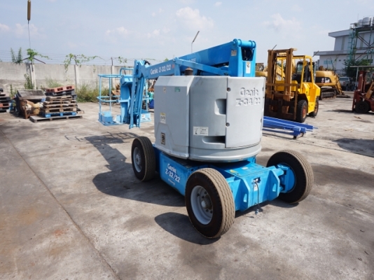 รถกระเช้า GENIE Z-34/22-BF เสาสูง 10 เมตร นำเข้าจากญี่ปุ่น ติดต่อ ผึ้ง โทร. 095-0563605