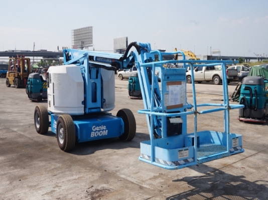 รถกระเช้า GENIE Z-34/22-BF เสาสูง 10 เมตร นำเข้าจากญี่ปุ่น ติดต่อ ผึ้ง โทร. 095-0563605