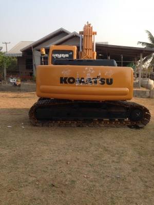 Komatsu 200-6เครื่องKomatsu ไฟฟ้าครบ เอวแน่น ช่วงล่างเต็ม มีลายหัวเจาะ