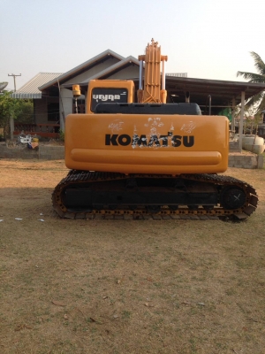 Komatsu 200-6เครื่องKomatsu ไฟฟ้าครบ เอวแน่น ช่วงล่างเต็ม มีลายหัวเจาะ
