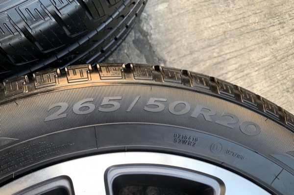 ล้อแม็กป้ายแดง Ford Everest ขอบ 20 รุ่นใหม่ล่าสุด พร้อมยางป้ายแดง 265-50-20 GoodYear ปี 20 สวยกริ๊บ