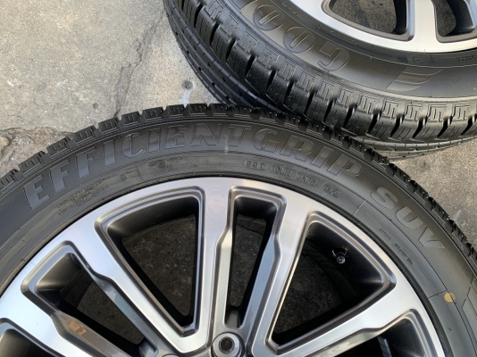 ล้อแม็กป้ายแดง Ford Everest ขอบ 20 รุ่นใหม่ล่าสุด พร้อมยางป้ายแดง 265-50-20 GoodYear ปี 20 สวยกริ๊บ