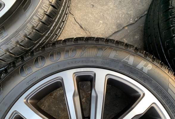 ล้อแม็กป้ายแดง Ford Everest ขอบ 20 รุ่นใหม่ล่าสุด พร้อมยางป้ายแดง 265-50-20 GoodYear ปี 20 สวยกริ๊บ