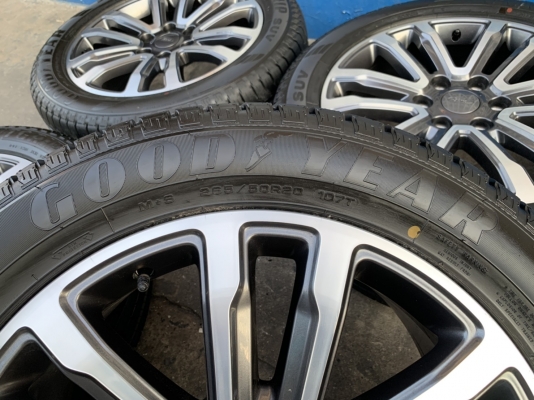 ล้อแม็กป้ายแดง Ford Everest ขอบ 20 รุ่นใหม่ล่าสุด พร้อมยางป้ายแดง 265-50-20 GoodYear ปี 20 สวยกริ๊บ