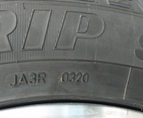 ล้อแม็กป้ายแดง Ford Everest ขอบ 20 รุ่นใหม่ล่าสุด พร้อมยางป้ายแดง 265-50-20 GoodYear ปี 20 สวยกริ๊บ