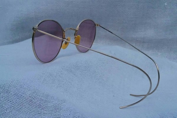 แว่นตาอเมริกันที่ยิ่งใหญ่ที่สุดในศตวรรษที่ 20  'เอโอ ฟูล - วิว'  งานสร้างทศวรรษ 1940's  ทองโกลด์ฟิลด์ 12 K  สัดส่วนทองคำบริสุทธิ์ 50\%  งานทองเดินลาย  ล้ำค่า หายาก !  Antique AO American Optical handcr