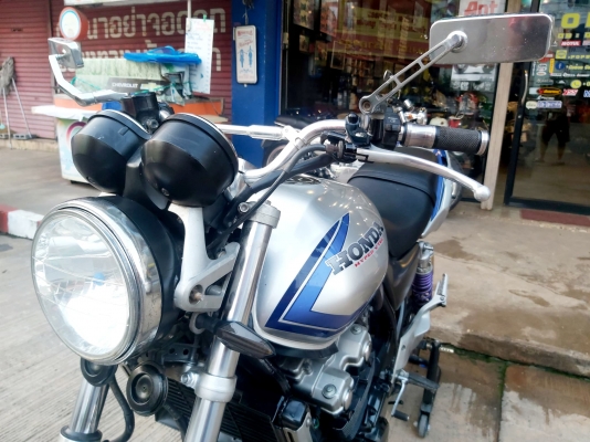 ขาย HONDA CB400 VTEC1 ปี2001 สีเดิมๆญี่ปุ่น มีท่อแต่ง กระจกแต่ง แฮนด์แต่ง ไฟเลี้ยวแต่ง ไฟหน้าตาเพชร 