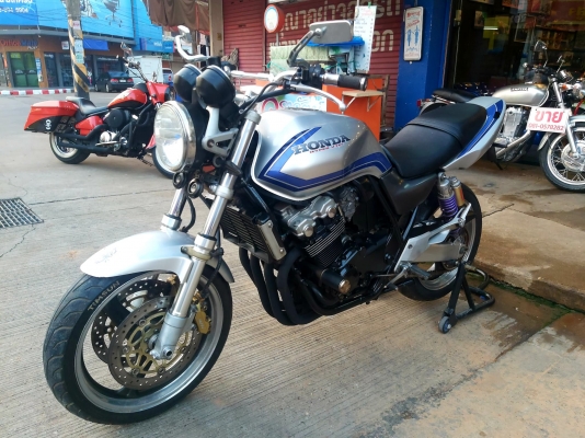 ขาย HONDA CB400 VTEC1 ปี2001 สีเดิมๆญี่ปุ่น มีท่อแต่ง กระจกแต่ง แฮนด์แต่ง ไฟเลี้ยวแต่ง ไฟหน้าตาเพชร 