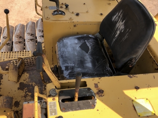 ขายรถดันดิน CAT D4H (4,XXX ชั่วโมง) นำเข้าเองจากญี่ปุ่น สภาพสวยพร้อมใช้งาน มีVDOการทำงานครับ
