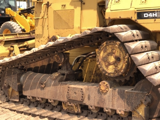 ขายรถดันดิน CAT D4H (4,XXX ชั่วโมง) นำเข้าเองจากญี่ปุ่น สภาพสวยพร้อมใช้งาน มีVDOการทำงานครับ