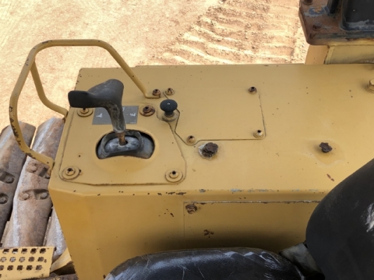 ขายรถดันดิน CAT D4H (4,XXX ชั่วโมง) นำเข้าเองจากญี่ปุ่น สภาพสวยพร้อมใช้งาน มีVDOการทำงานครับ