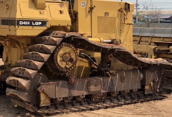 ขายรถดันดิน CAT D4H (4,XXX ชั่วโมง) นำเข้าเองจากญี่ปุ่น สภาพสวยพร้อมใช้งาน มีVDOการทำงานครับ