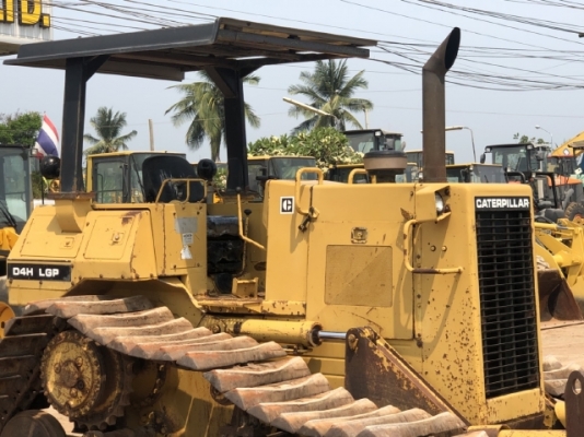 ขายรถดันดิน CAT D4H (4,XXX ชั่วโมง) นำเข้าเองจากญี่ปุ่น สภาพสวยพร้อมใช้งาน มีVDOการทำงานครับ