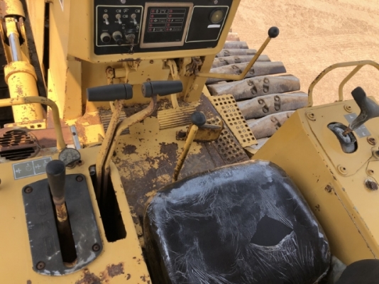ขายรถดันดิน CAT D4H (4,XXX ชั่วโมง) นำเข้าเองจากญี่ปุ่น สภาพสวยพร้อมใช้งาน มีVDOการทำงานครับ