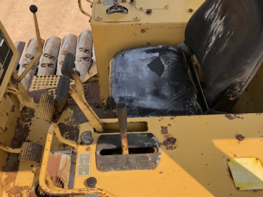 ขายรถดันดิน CAT D4H (4,XXX ชั่วโมง) นำเข้าเองจากญี่ปุ่น สภาพสวยพร้อมใช้งาน มีVDOการทำงานครับ