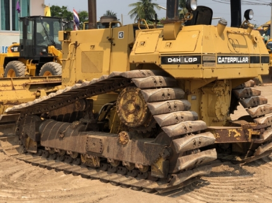 ขายรถดันดิน CAT D4H (4,XXX ชั่วโมง) นำเข้าเองจากญี่ปุ่น สภาพสวยพร้อมใช้งาน มีVDOการทำงานครับ