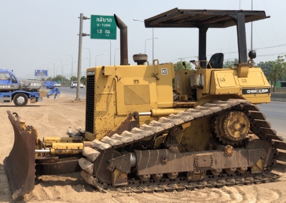 ขายรถดันดิน CAT D4H (4,XXX ชั่วโมง) นำเข้าเองจากญี่ปุ่น สภาพสวยพร้อมใช้งาน มีVDOการทำงานครับ