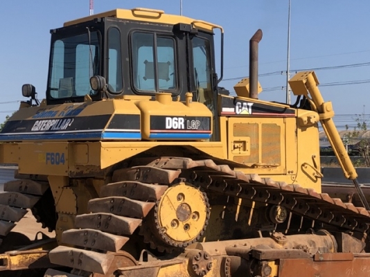 ขายรถดันดิน CAT D6R นำเข้าเองจากญี่ปุ่น สภาพสวยพร้อมใช้งาน มีVDOการทำงานครับ