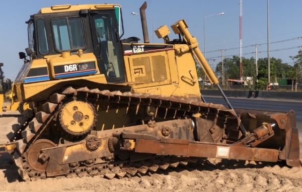 ขายรถดันดิน CAT D6R นำเข้าเองจากญี่ปุ่น สภาพสวยพร้อมใช้งาน มีVDOการทำงานครับ