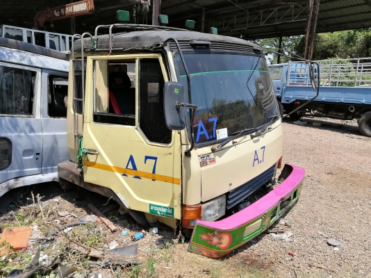 ขายหัว Mitsubishi FN527 เฉินหลง สีเดิมๆบางๆสวยๆอุปกรณ์ครบภายในสวย ขาหน้า ขาหลัง กันชน ตีนเบรคทิฟฟี่ ตู้แอร์ ราคาถูก นิวัฒน์ยนต์ 086-3764064/085-5085008 ขายหัว Mitsubishi FN527 เฉินหลง สีเดิมๆบางๆสวยๆอุปกรณ์ครบภายในสวย ขาหน้า ขาหลัง กันชน ตีนเบรคทิฟฟี่ ตู้แอร์ ราคาถูก นิวัฒน์ยนต์ 086-3764064/085-5085008